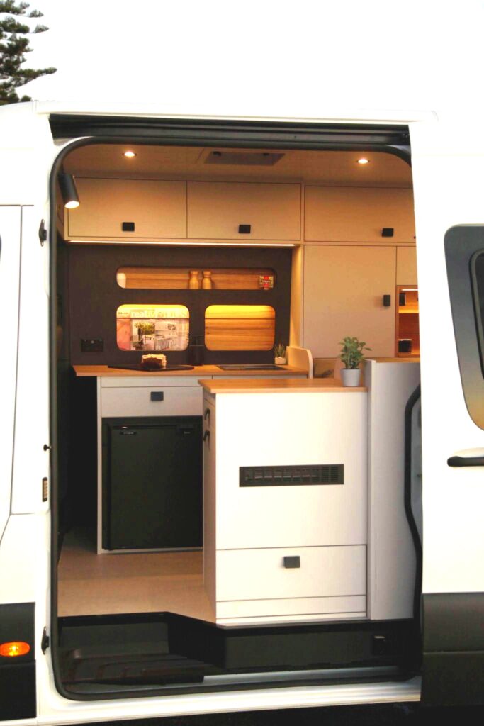 “ULTRA CRASTSMAN” CLASSIC 2025 SERIES Van Go